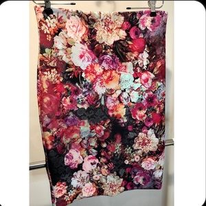 Floral Bodycon Skirt BEAUTIFUL! New York & Company- M